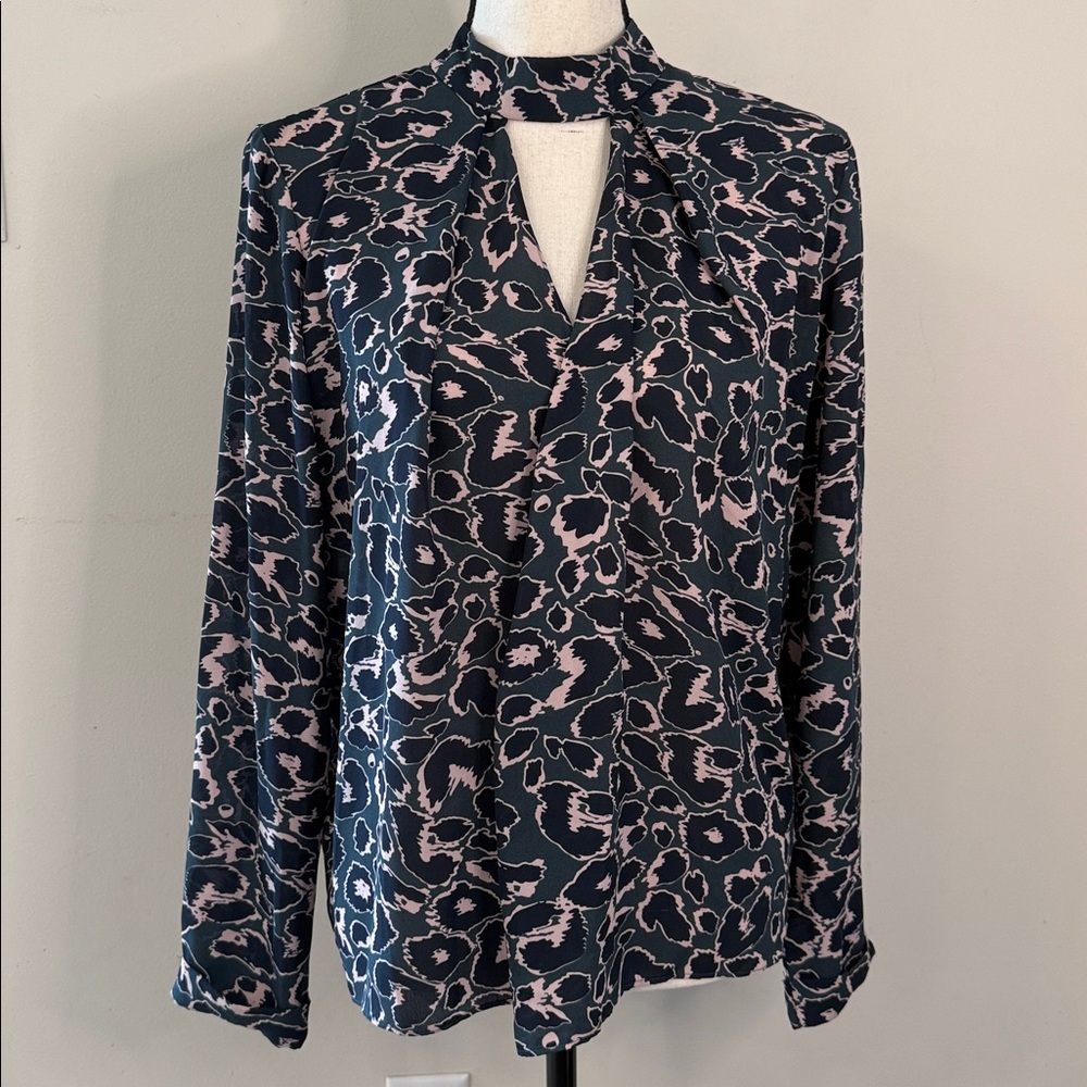 Romeo & Juliet Couture contemporary blouse abstract leopard print green pink Med